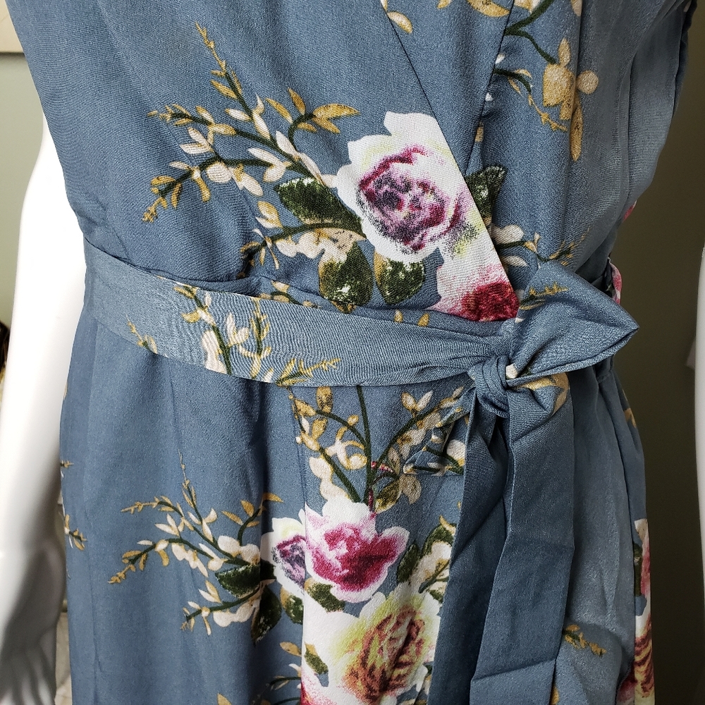 Floral Faux Wrap Dress - Picture 10 of 11